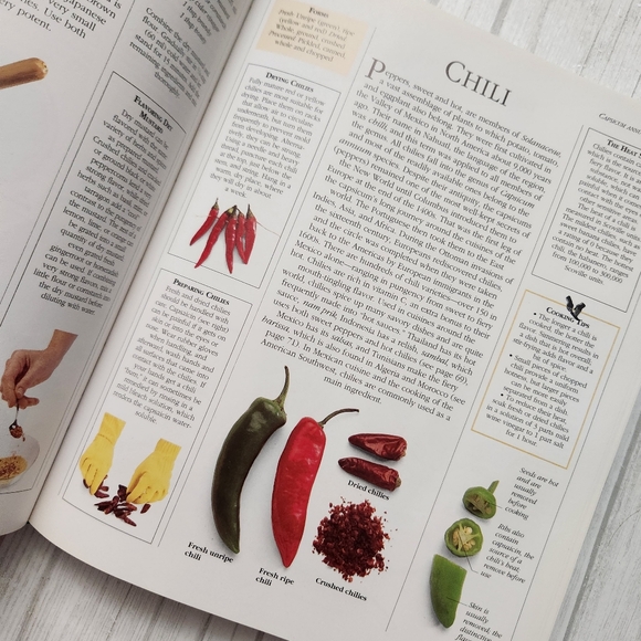 The Encyclopedia of Herbs Spices & Flavorings a Cook's Compendium - Picture 9 of 12